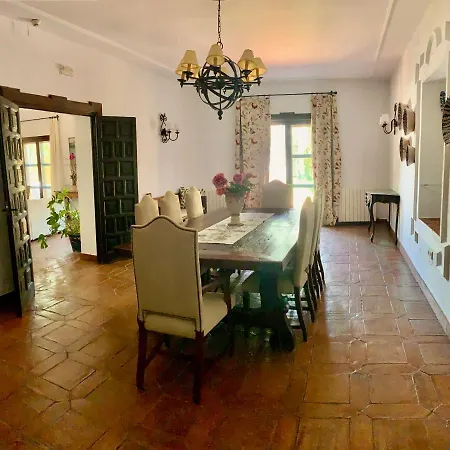 Un Autentico Oasis Rodeado De Historia Ronda